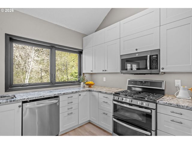 3373 LAVINA Dr, Forest Grove, OR 97116