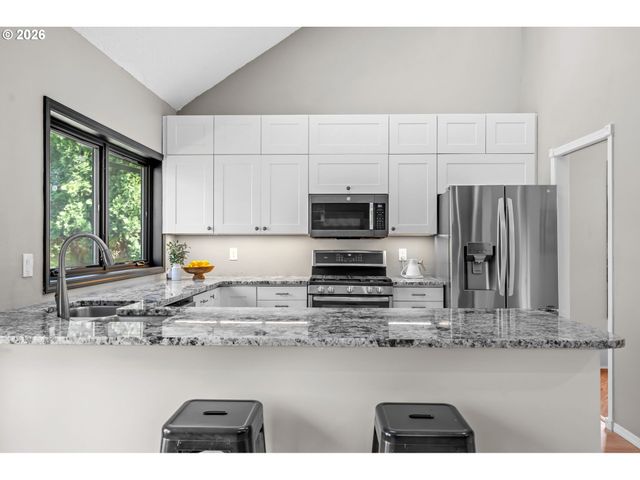 3373 LAVINA Dr, Forest Grove, OR 97116