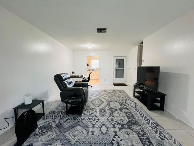 2744 Emory Drive E E, West Palm Beach, FL 33415
