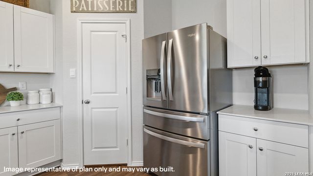 1551 Esmeralda Grv, San Antonio, TX 78253