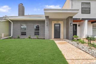 385 Fenwick Dr, Windcrest, TX 78239