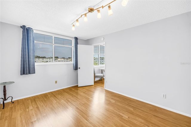 4720 LOCUST STREET NE 318, St Petersburg, FL 33703