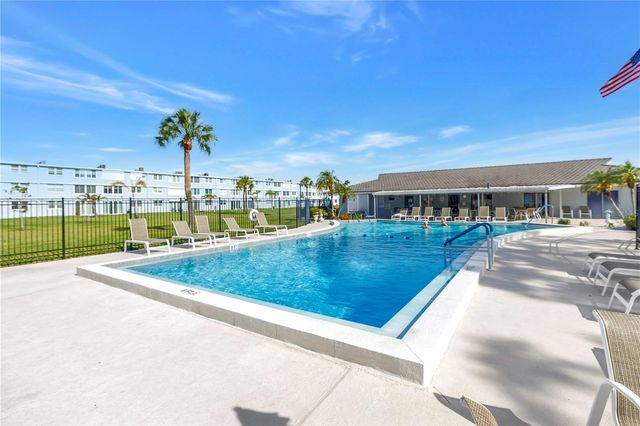 4720 LOCUST STREET NE 318, St Petersburg, FL 33703