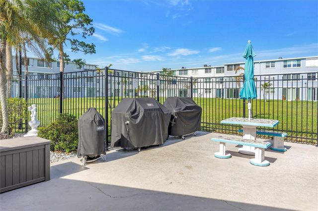 4720 LOCUST STREET NE 318, St Petersburg, FL 33703