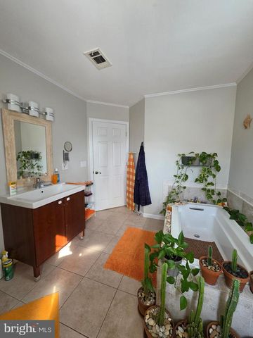 25 COLUMBIA AVE, Trenton, NJ 08618