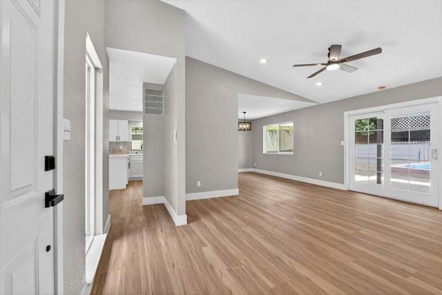 2235 S Whitney Blvd, Rocklin, CA 95677