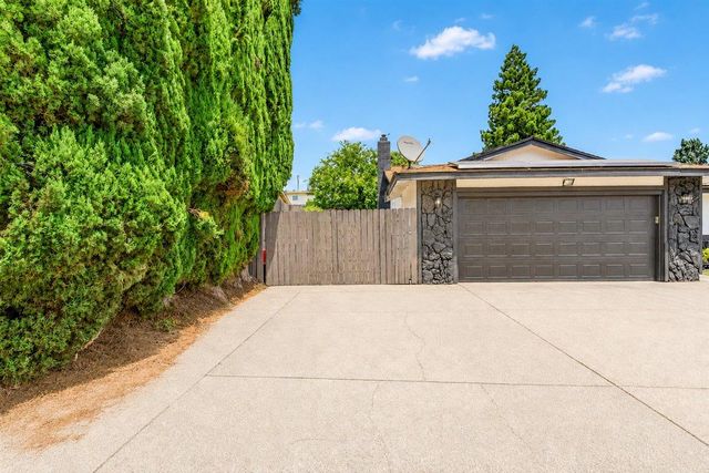 2235 S Whitney Blvd, Rocklin, CA 95677