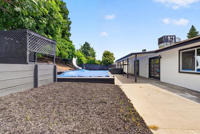 2235 S Whitney Blvd, Rocklin, CA 95677