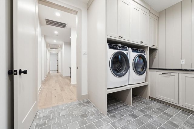 1714 Viking Drive, Houston, TX 77018