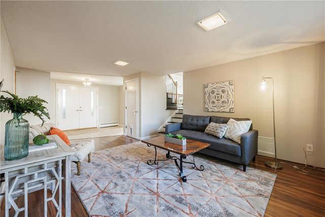 8 Flagstaff Drive, Irondequoit, NY 14622