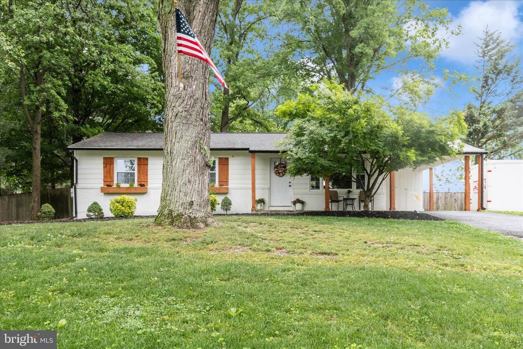 Image 1 of property listing at 28513 WOODVIEW DR, Damascus, MD 20872