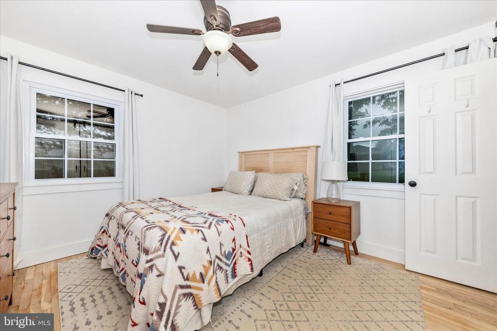 Image 17 of property listing at 28513 WOODVIEW DR, Damascus, MD 20872