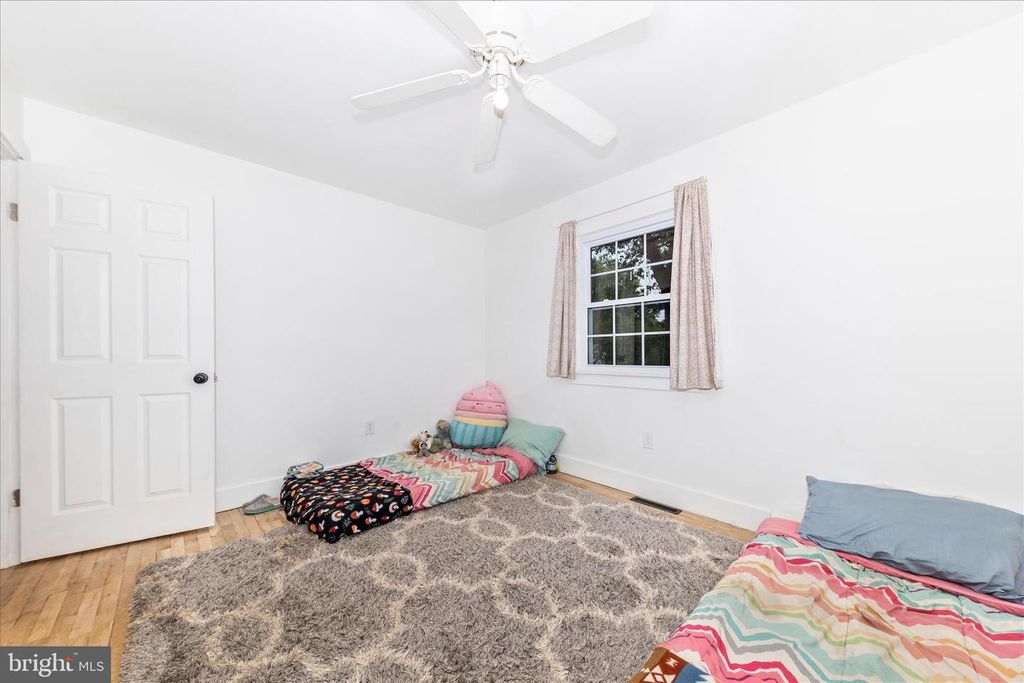 Image 22 of property listing at 28513 WOODVIEW DR, Damascus, MD 20872