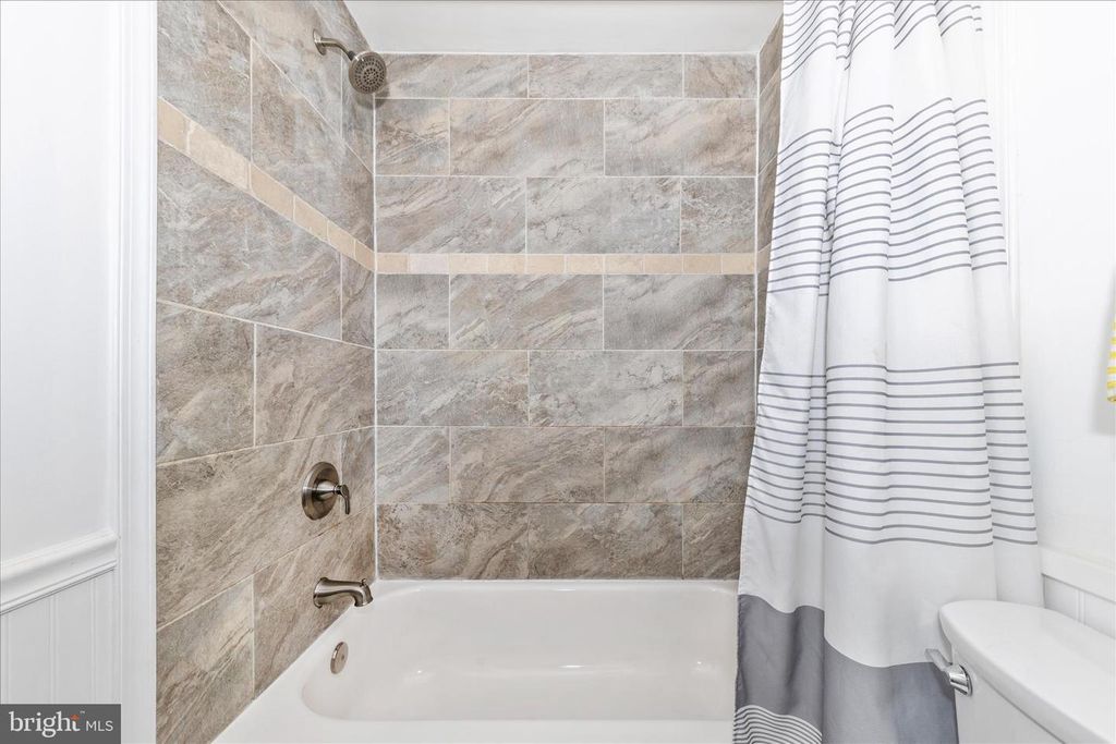 Image 30 of property listing at 28513 WOODVIEW DR, Damascus, MD 20872
