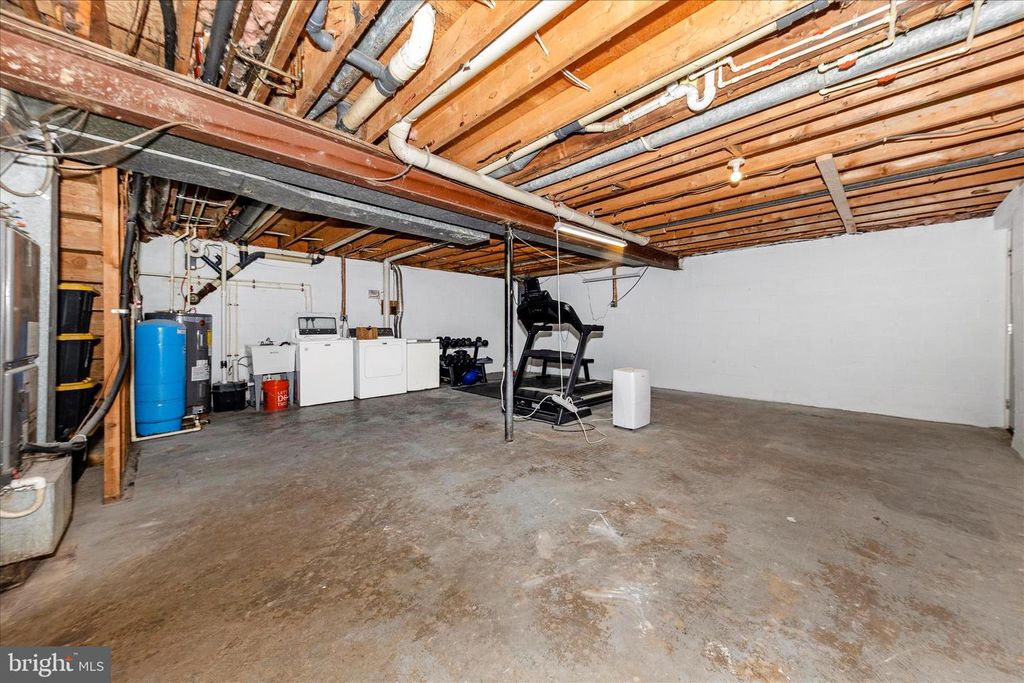 Image 34 of property listing at 28513 WOODVIEW DR, Damascus, MD 20872