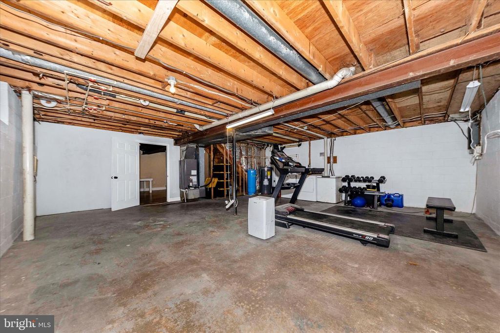 Image 35 of property listing at 28513 WOODVIEW DR, Damascus, MD 20872