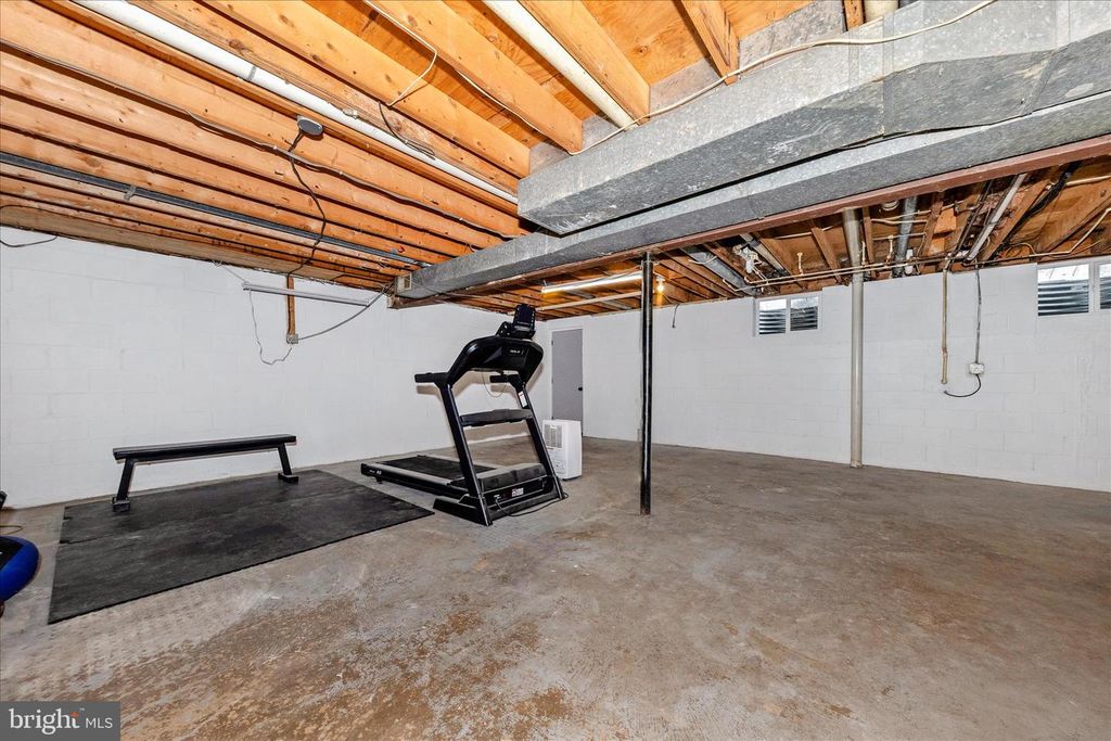 Image 37 of property listing at 28513 WOODVIEW DR, Damascus, MD 20872