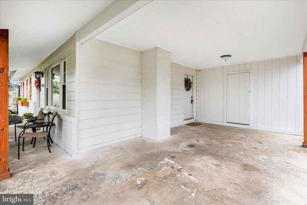 Image 39 of property listing at 28513 WOODVIEW DR, Damascus, MD 20872