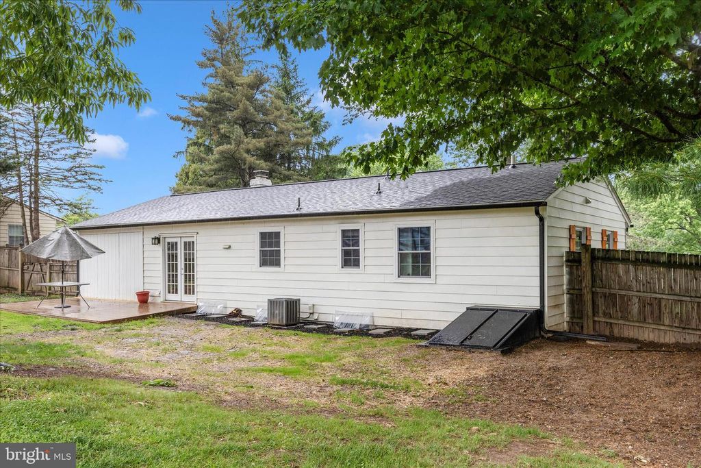 Image 45 of property listing at 28513 WOODVIEW DR, Damascus, MD 20872