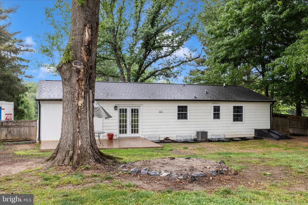 Image 46 of property listing at 28513 WOODVIEW DR, Damascus, MD 20872