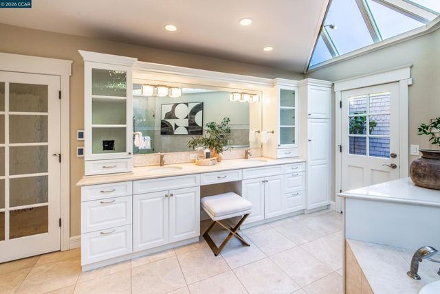 33 Deer Trail, Lafayette, CA 94549
