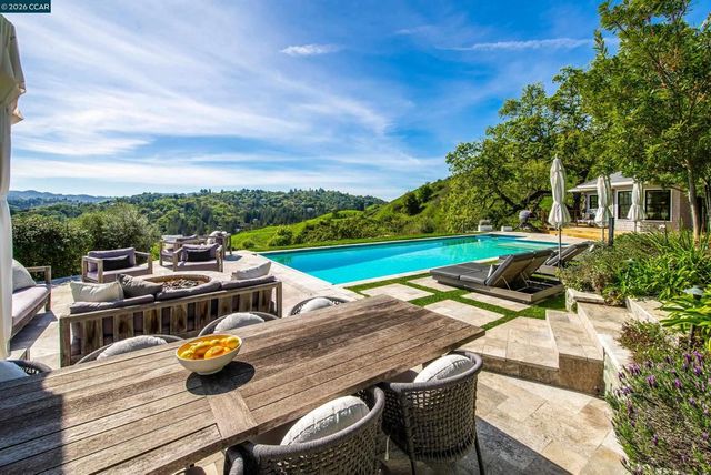 33 Deer Trail, Lafayette, CA 94549
