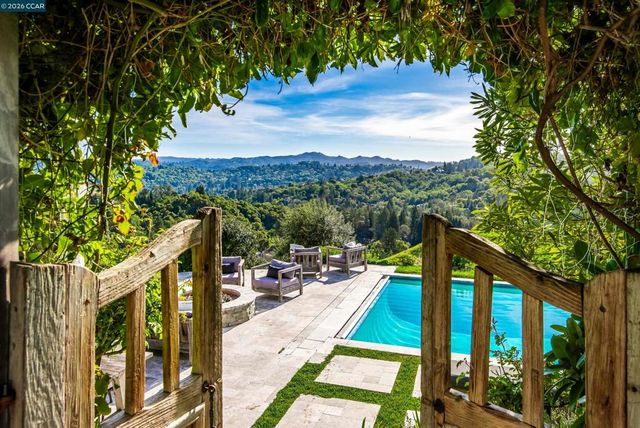 33 Deer Trail, Lafayette, CA 94549