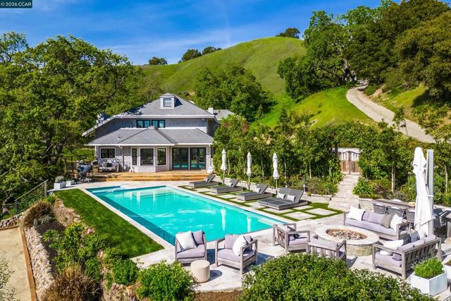 33 Deer Trail, Lafayette, CA 94549