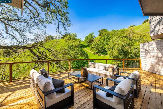 33 Deer Trail, Lafayette, CA 94549