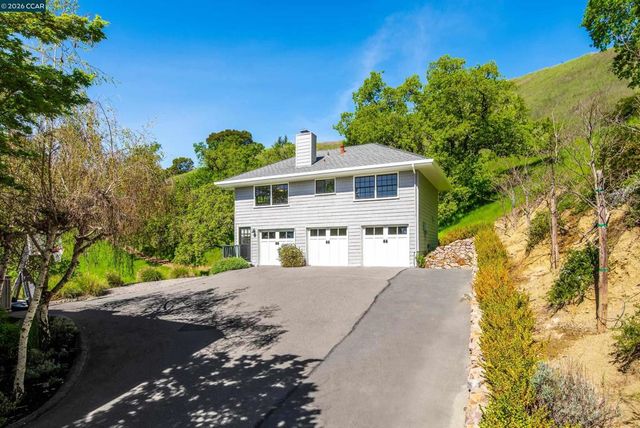 33 Deer Trail, Lafayette, CA 94549