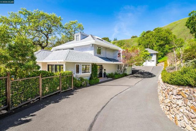 33 Deer Trail, Lafayette, CA 94549