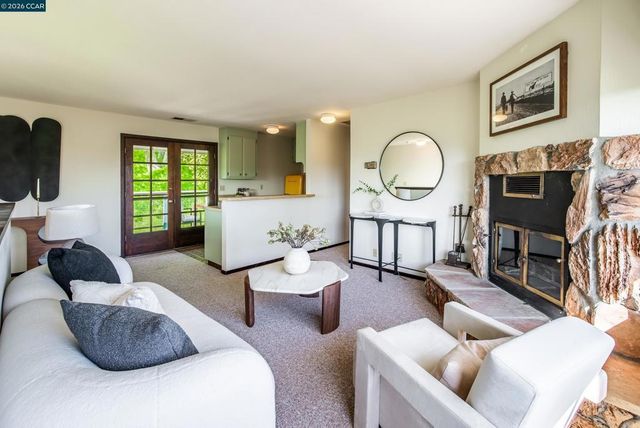 33 Deer Trail, Lafayette, CA 94549