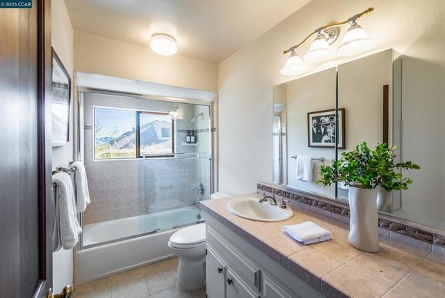 33 Deer Trail, Lafayette, CA 94549