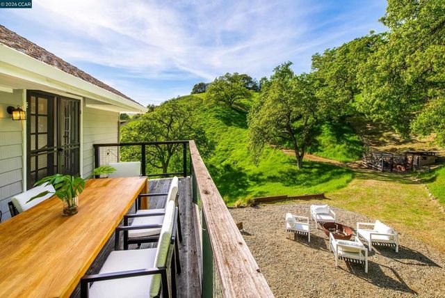 33 Deer Trail, Lafayette, CA 94549