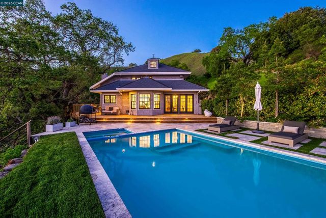 33 Deer Trail, Lafayette, CA 94549
