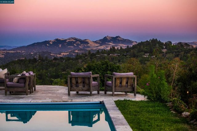 33 Deer Trail, Lafayette, CA 94549