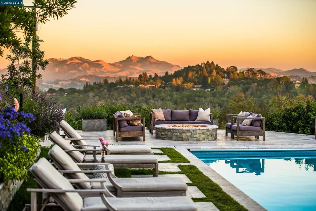 33 Deer Trail, Lafayette, CA 94549