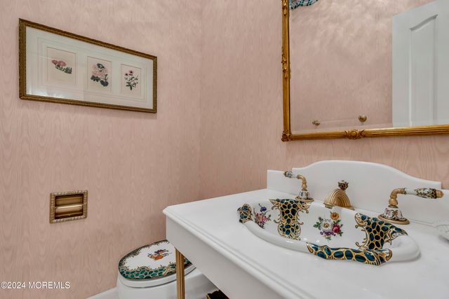 34 Bruns Road, West Allenhurst, NJ 07711