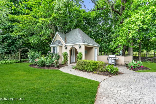 34 Bruns Road, West Allenhurst, NJ 07711