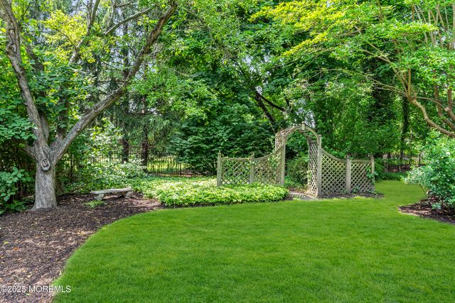 34 Bruns Road, West Allenhurst, NJ 07711