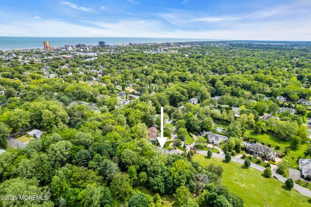 34 Bruns Road, West Allenhurst, NJ 07711