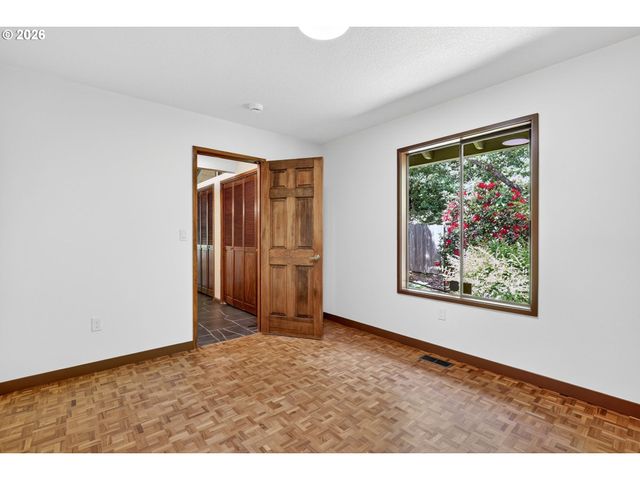 3500 Sw 44TH Ave, Portland, OR 97221