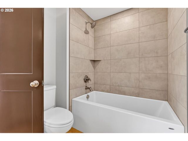 3500 Sw 44TH Ave, Portland, OR 97221
