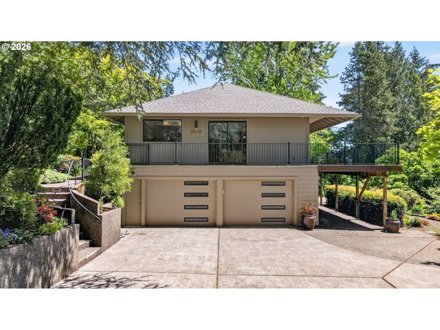 3500 Sw 44TH Ave, Portland, OR 97221