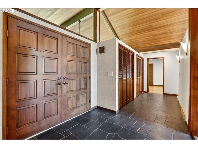 3500 Sw 44TH Ave, Portland, OR 97221