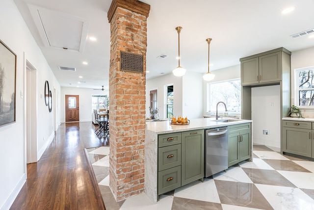 624 N Vernon Avenue, Dallas, TX 75208