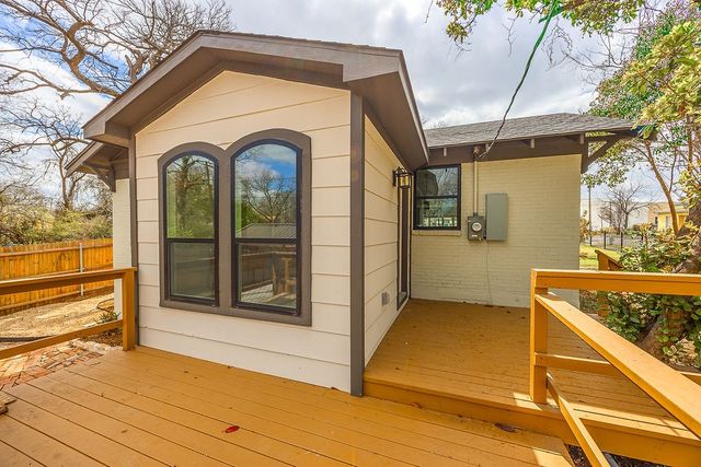 624 N Vernon Avenue, Dallas, TX 75208