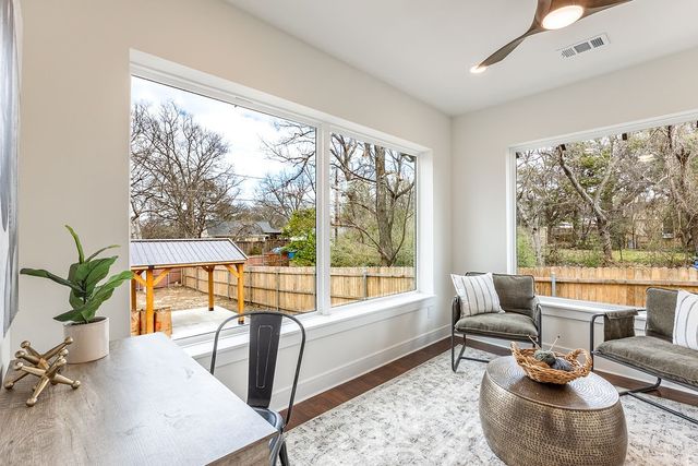 624 N Vernon Avenue, Dallas, TX 75208