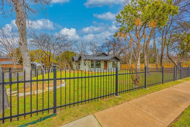 624 N Vernon Avenue, Dallas, TX 75208