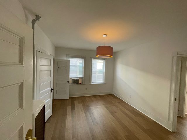 34 Channing St 2, Newton, MA 02458